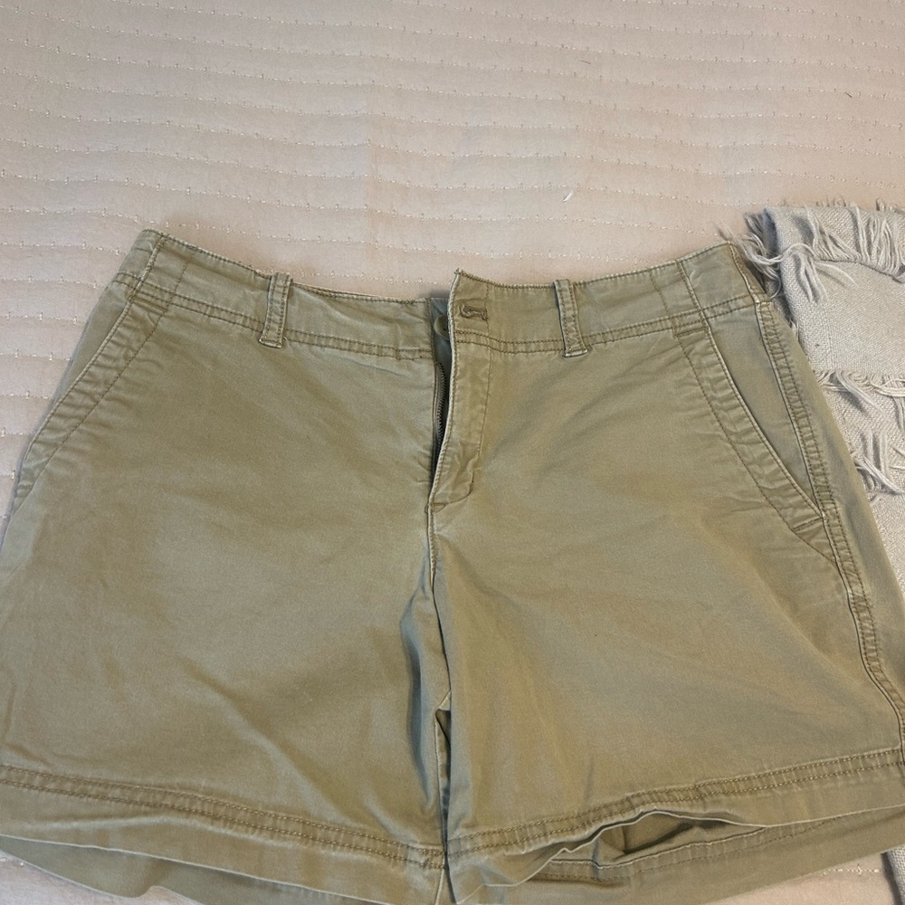 Eddie Bauer Women's Tan Cargo Shorts